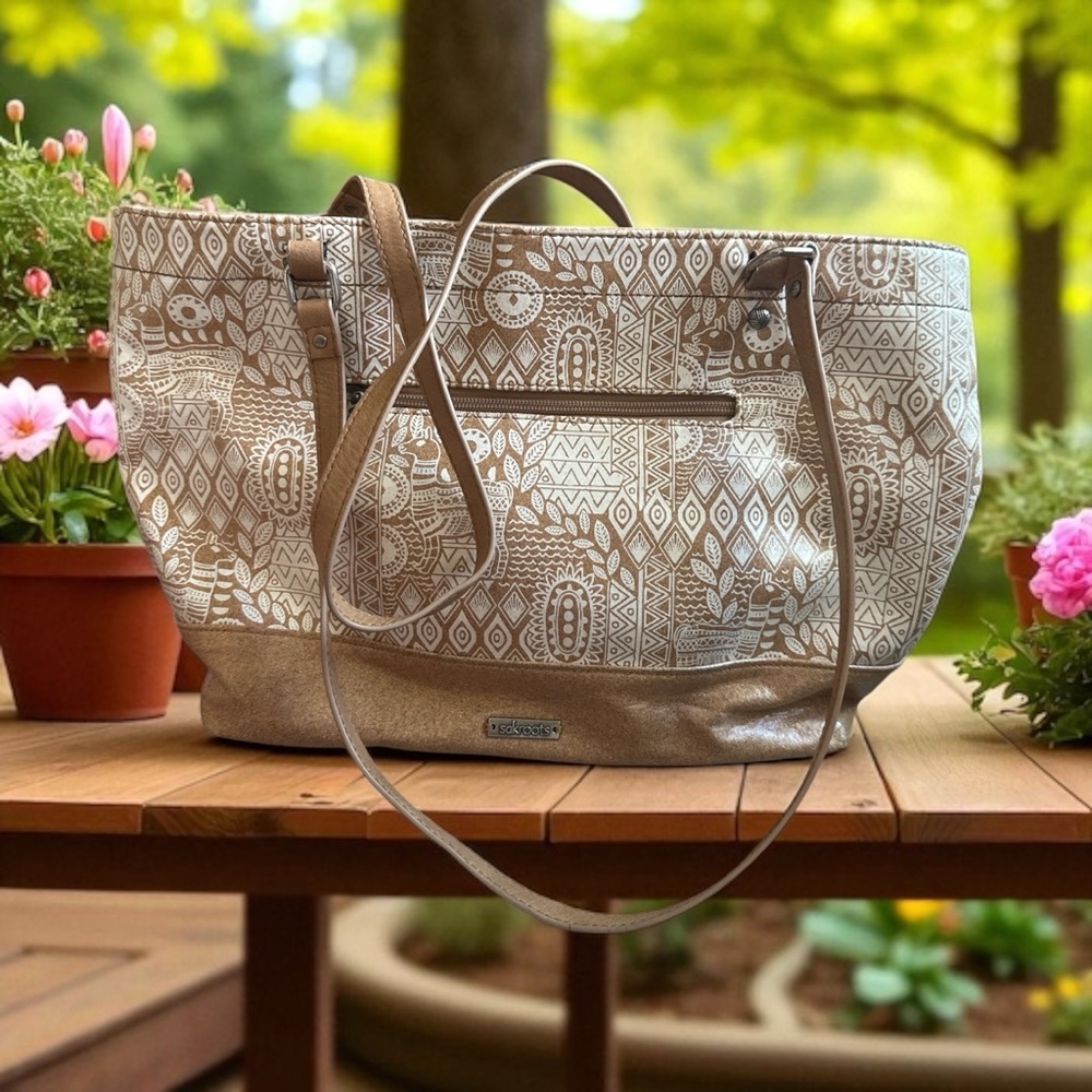 Sakroots Tan Tote Bag with Elegant Design